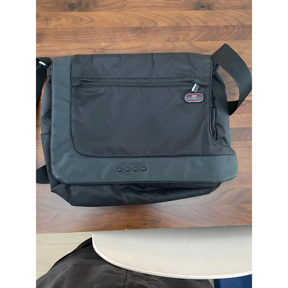 Tumi Tech Messenger Bag Black Red Lining Ballistic Nylon Laptop Crossbody 5114D